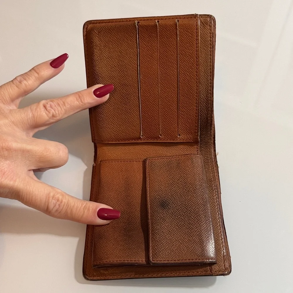Louis Vuitton Monogram Bifold Wallet - Picture 4 of 6